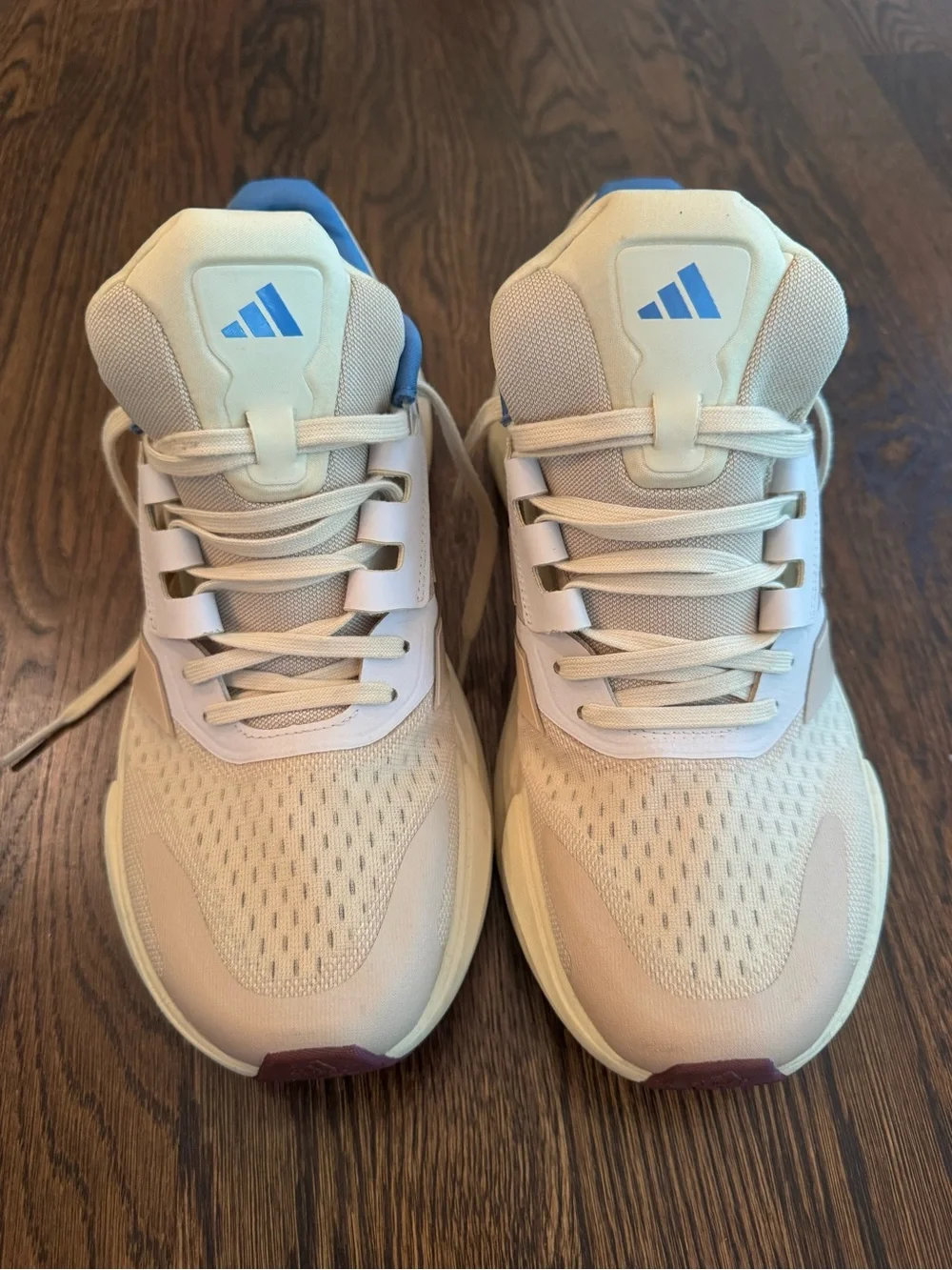 Adidas Cloudfoam Cloudswift sneakers in cream and blue